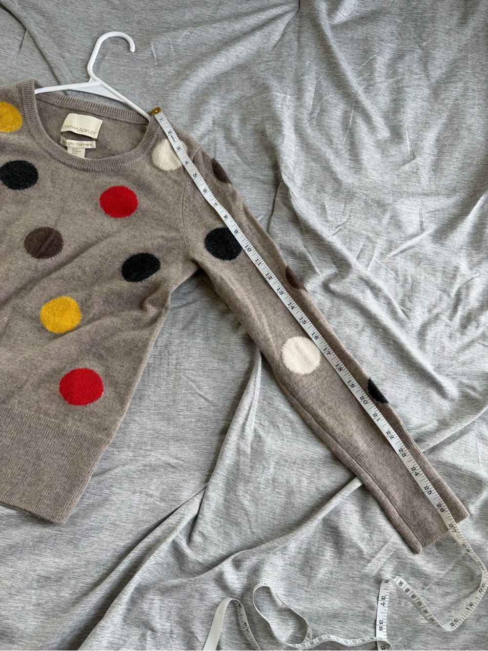 Cynthia Rowley Womens 100% Cashmere Sweater Pullover XS Taupe Polka Dot Preppy - Picture 10 of 10